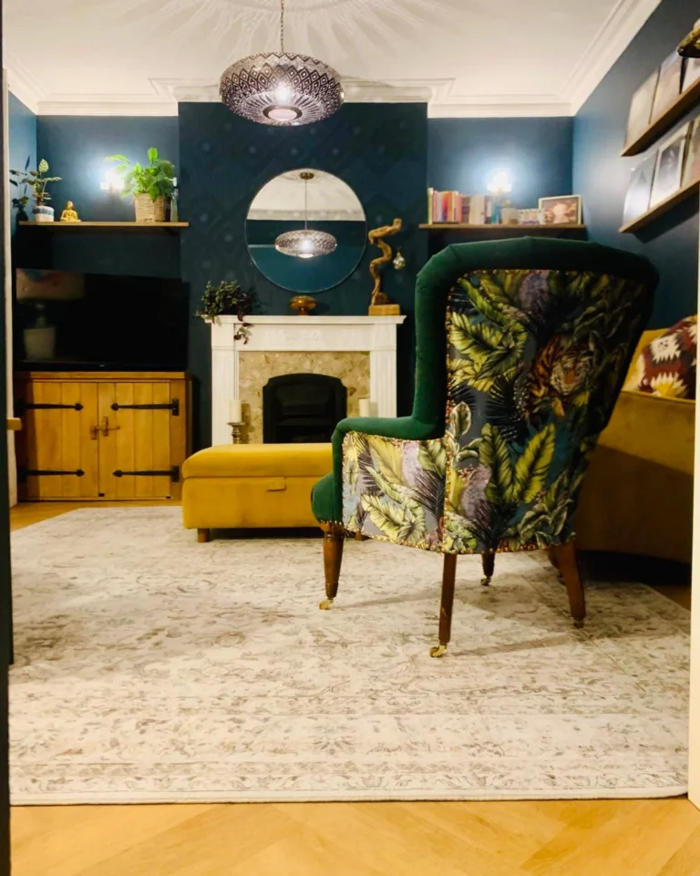 Instagram post from qdwoodwork. This post is in position 0.